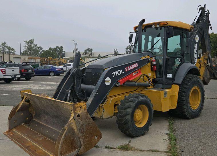 2020 John Deere 710L